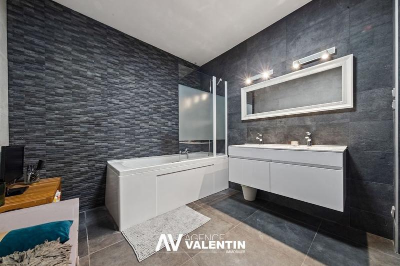 Maison - 195 m² - 6 pièces