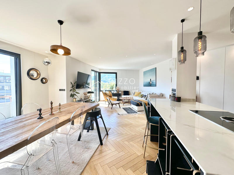 Appartement - 126 m² - 5 pièces