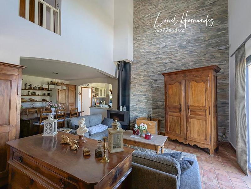 Maison - 295 m² - 10 pièces