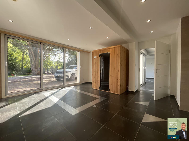 Villa - 486 m² - 11 pièces