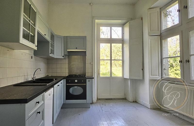 Château - 538 m² - 14 pièces