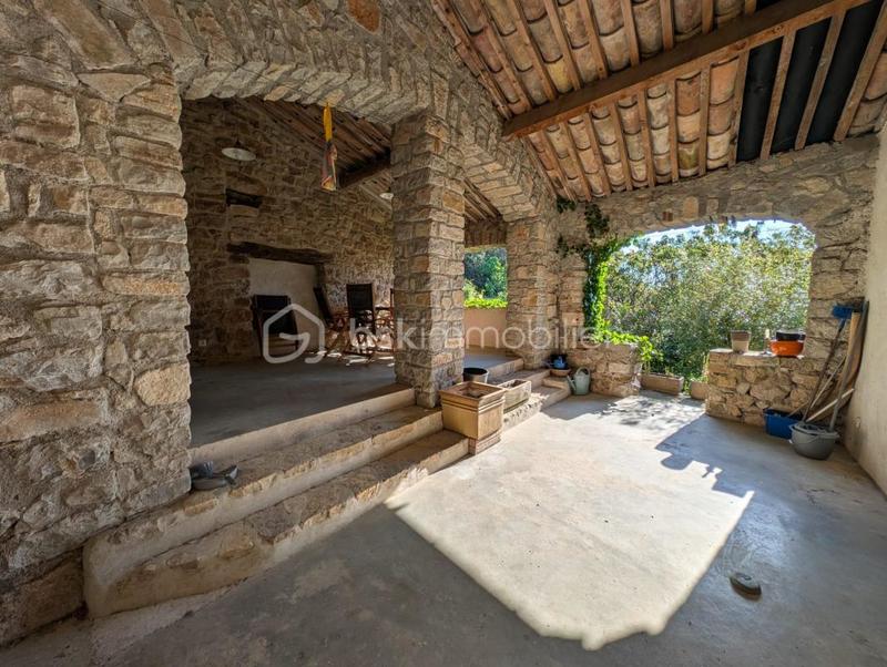 Mas - 352 m² - 6 pièces