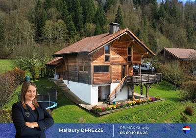 Maison - 201 m² - 7 pièces