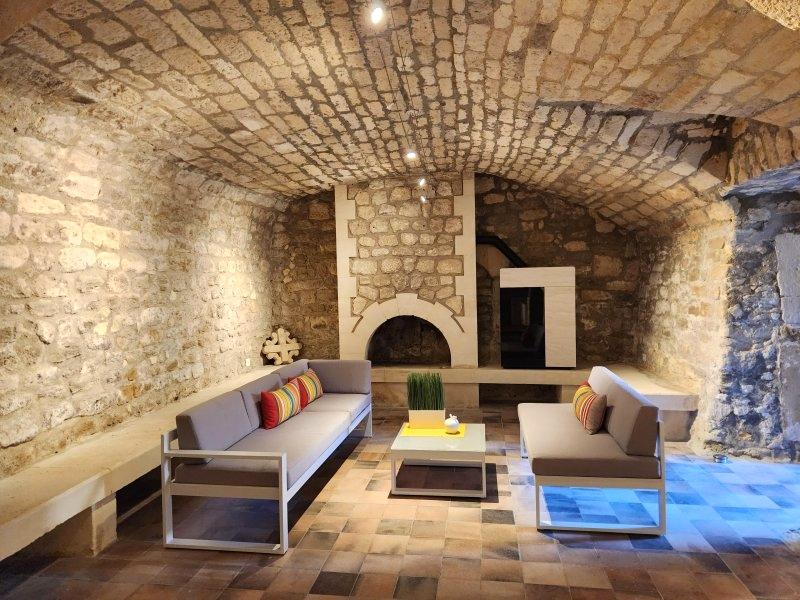 Maison en pierre - 213 m² - 9 pièces