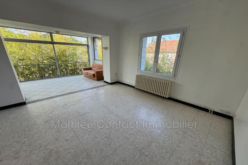 Maison - 250 m² - 10 pièces
