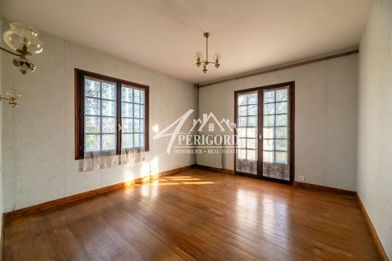 Maison traditionnelle - 200 m² - 8 pièces