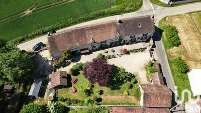 Maison - 489 m² - 16 pièces