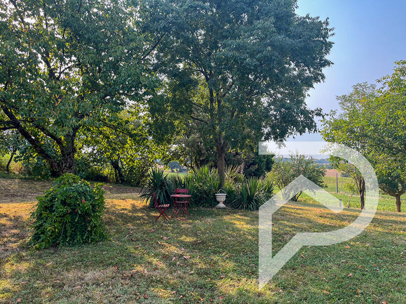 Maison - 228 m² - 7 pièces