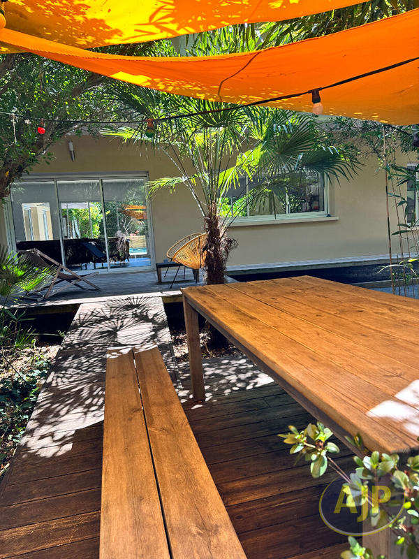 Maison - 184 m² - 6 pièces