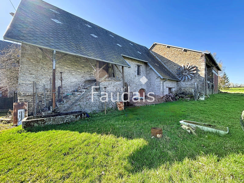 Maison - 636 m² - 3 pièces