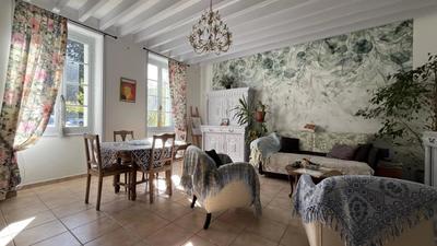 Propriété - 265 m² - 6 pièces