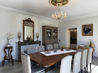 Maison - 250 m² - 8 pièces