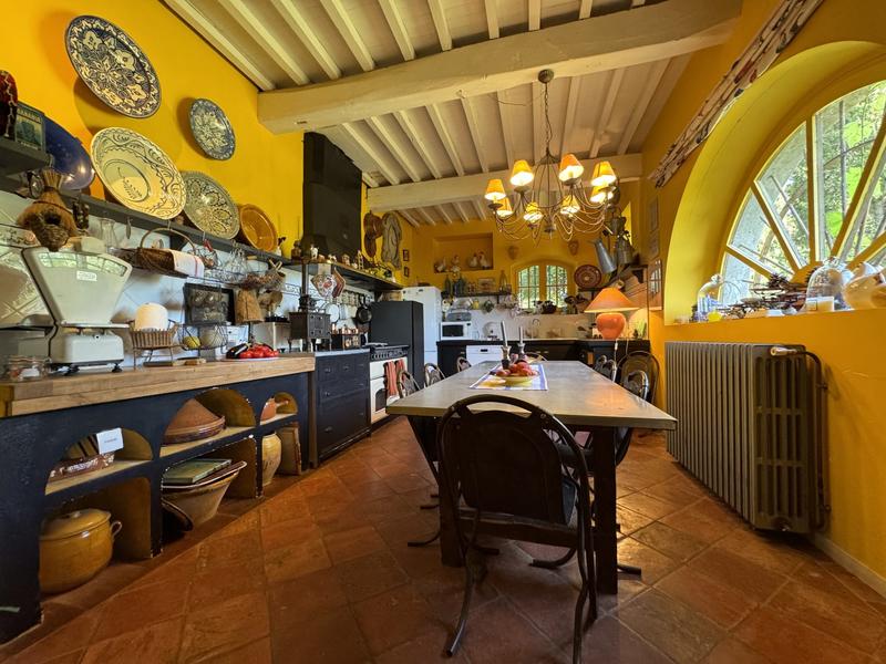 Maison - 398 m² - 12 pièces