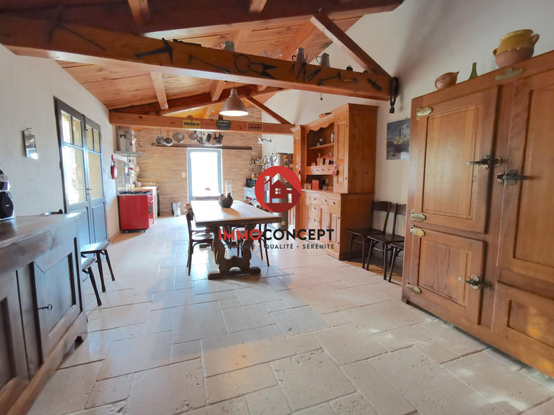 Mas - 270 m² - 7 pièces