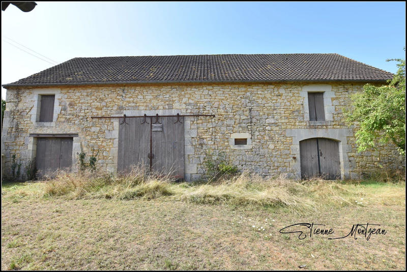 Maison - 140 m² - 1 pièce
