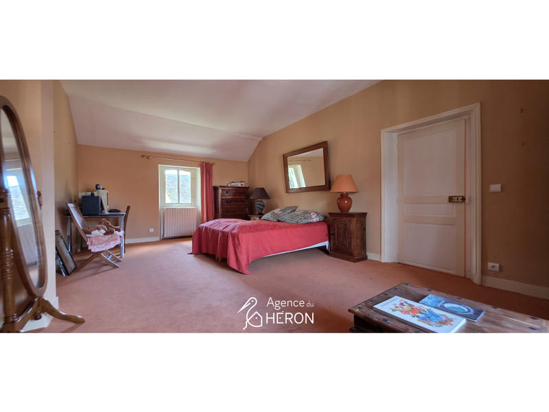 Maison - 374 m² - 10 pièces