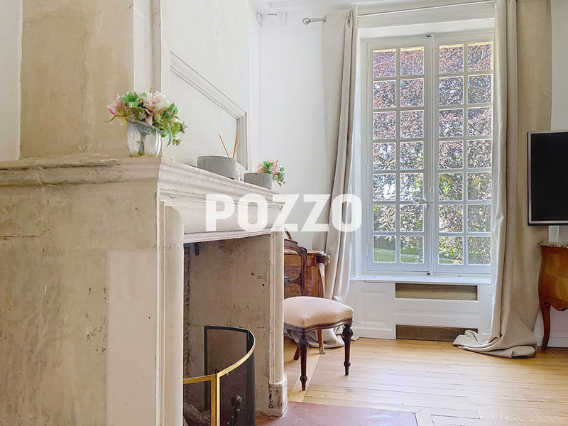 Maison - 340 m² - 11 pièces