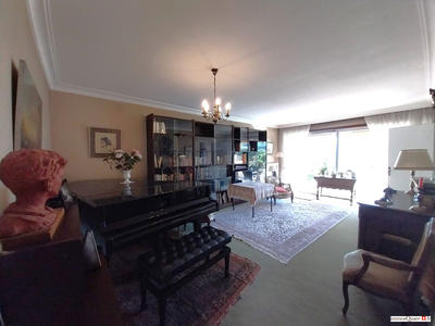 Appartement - 126 m² - 5 pièces