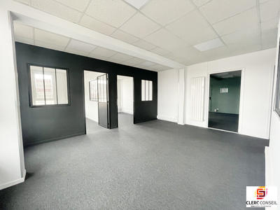 Bureau - 73 m²