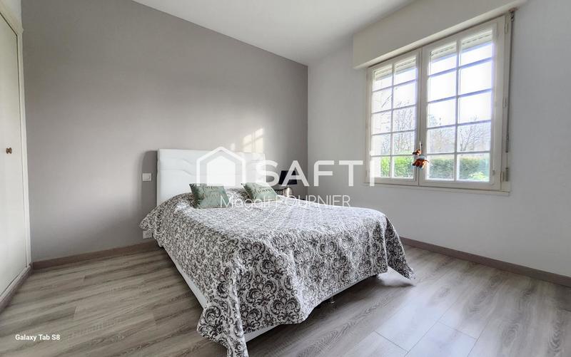 Maison - 230 m² - 9 pièces