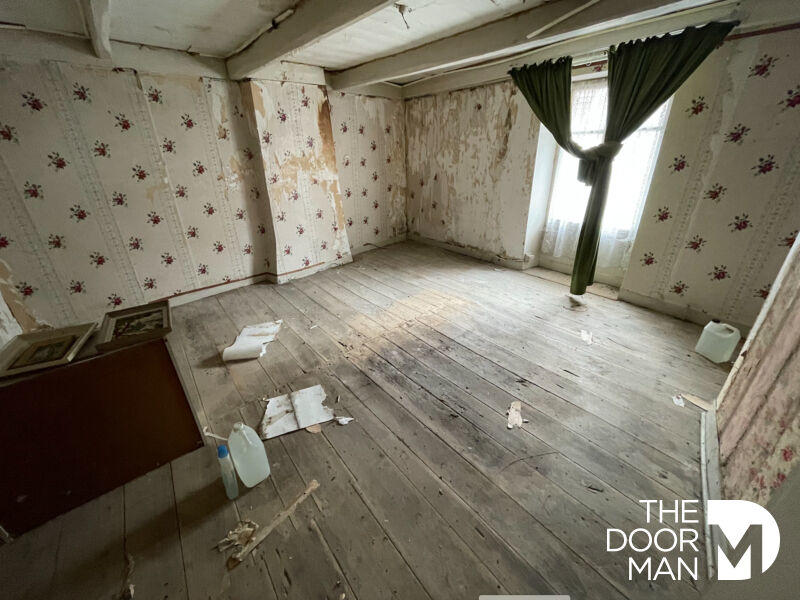 Maison - 260 m² - 10 pièces