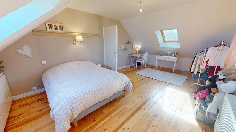 Maison - 241 m² - 8 pièces