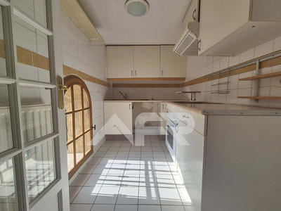 Appartement - 80 m² - 4 pièces