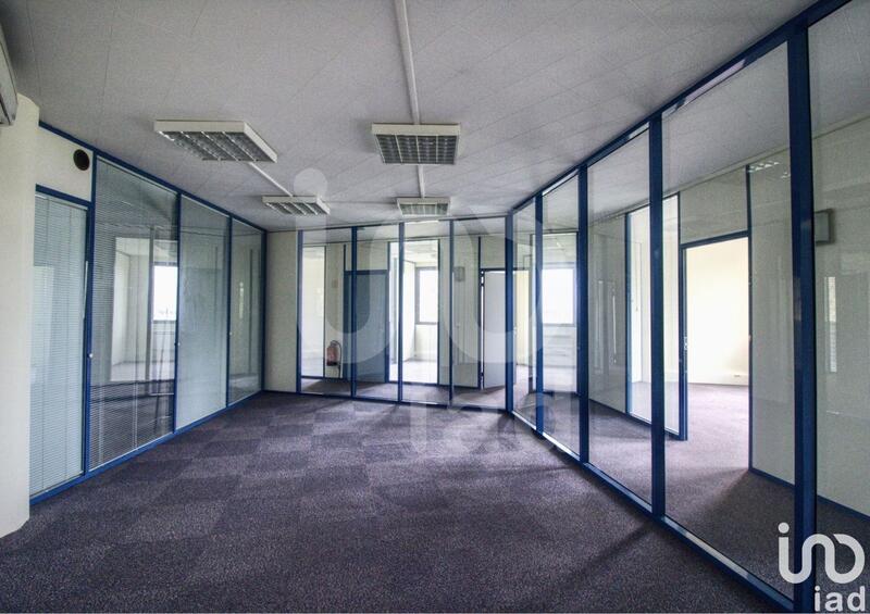 Bureau - 1 096 m²