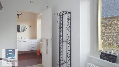 Maison - 241 m² - 7 pièces