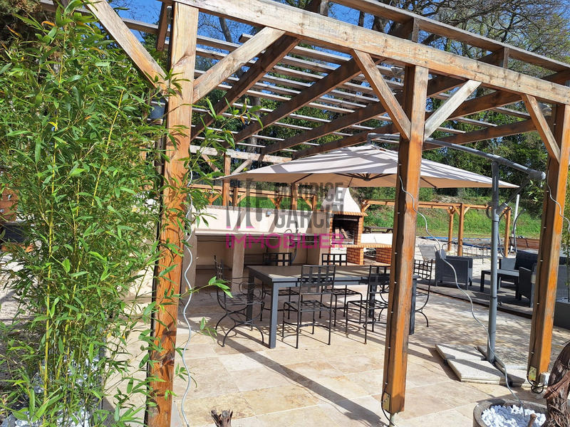 Mas - 376 m² - 15 pièces