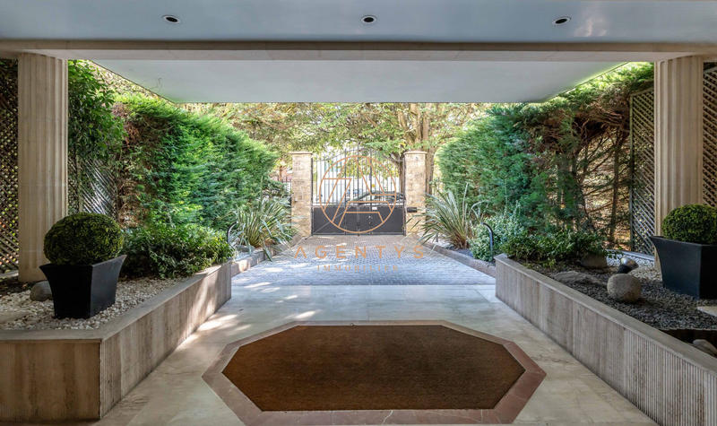 Appartement - 102 m² - 5 pièces