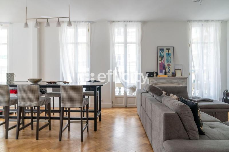 Appartement - 136 m² - 6 pièces