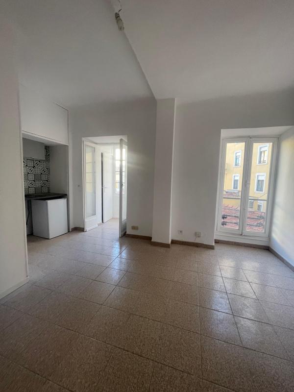 Studio - 156 m² - 8 pièces