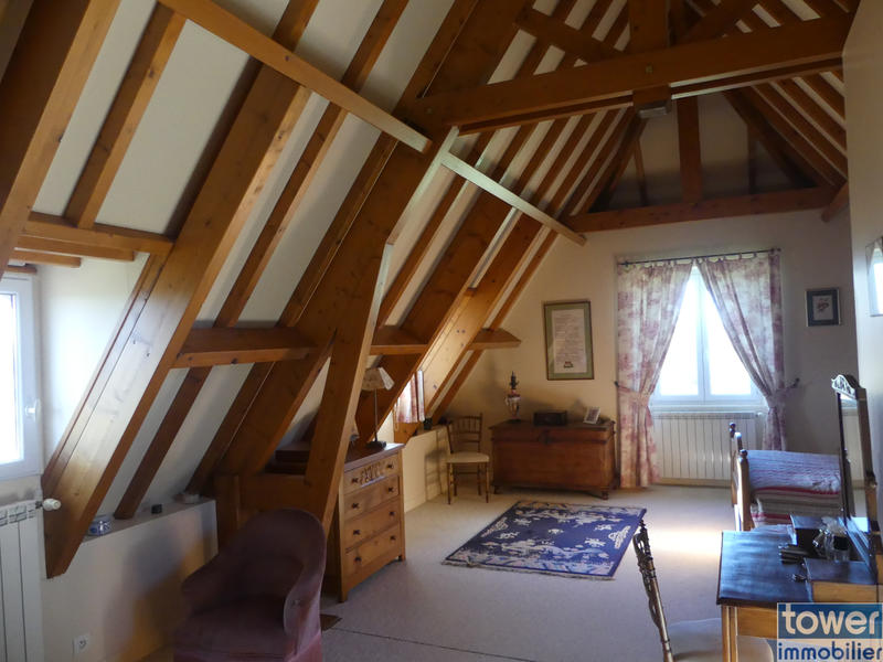 Propriété - 830 m² - 32 pièces