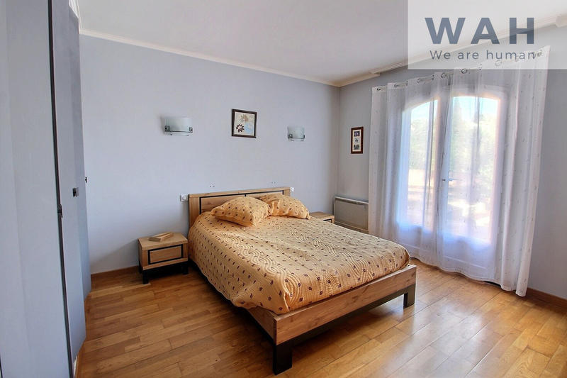 Maison - 159 m² - 6 pièces