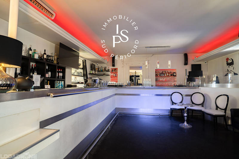 Maison - 666 m² - 20 pièces