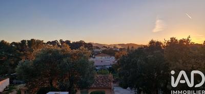 Maison - 200 m² - 9 pièces