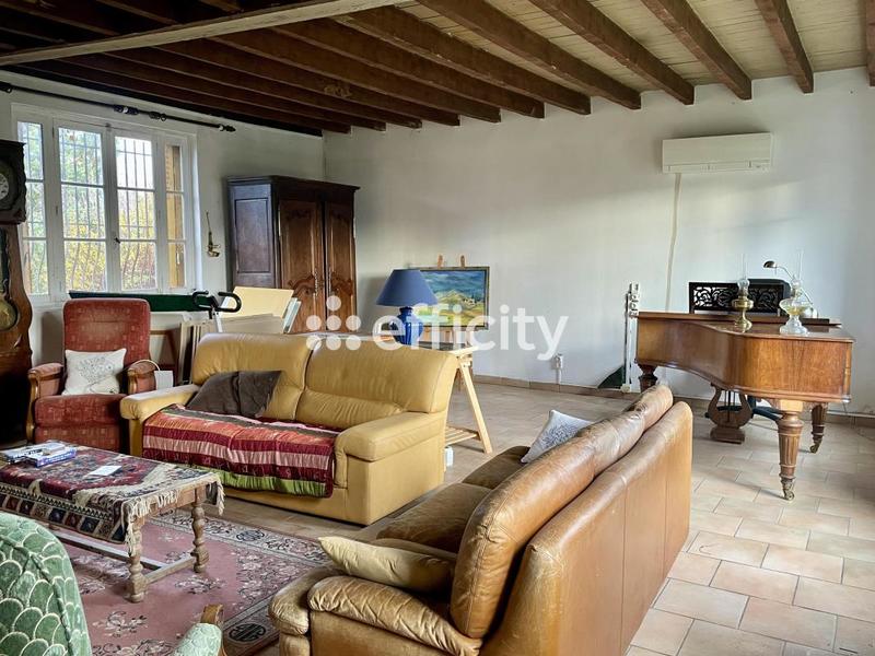 Maison - 215 m² - 6 pièces