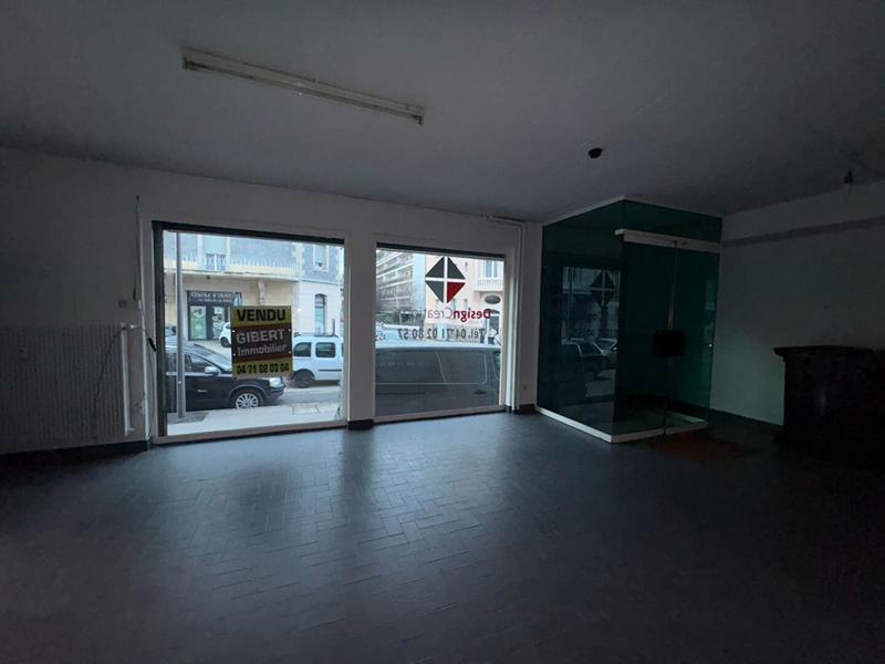 Local commercial - 97 m² - 2 pièces