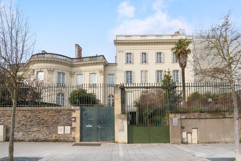 Appartement - 100 m² - 5 pièces