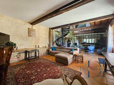 Maison - 340 m² - 14 pièces