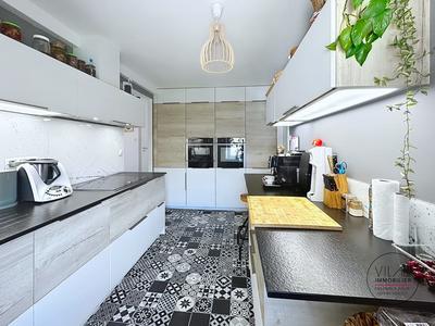 Maison - 177 m² - 8 pièces