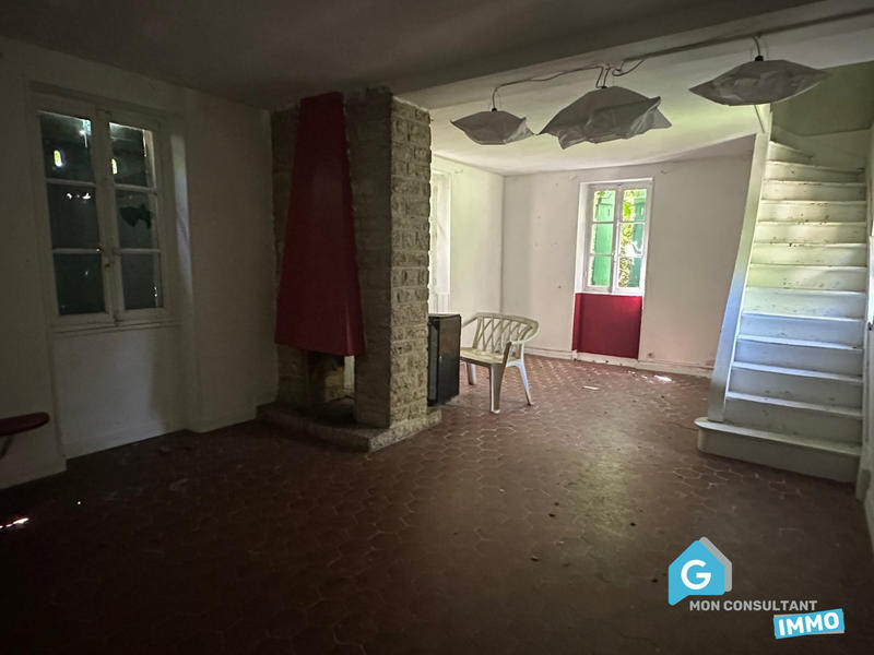 Maison - 330 m² - 8 pièces