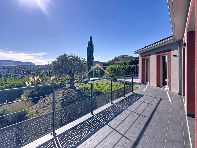 Villa - 140 m² - 5 pièces