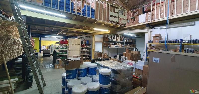 Local commercial - 646 m² - 2 pièces