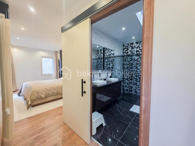 Maison d'architecte - 225 m² - 7 pièces