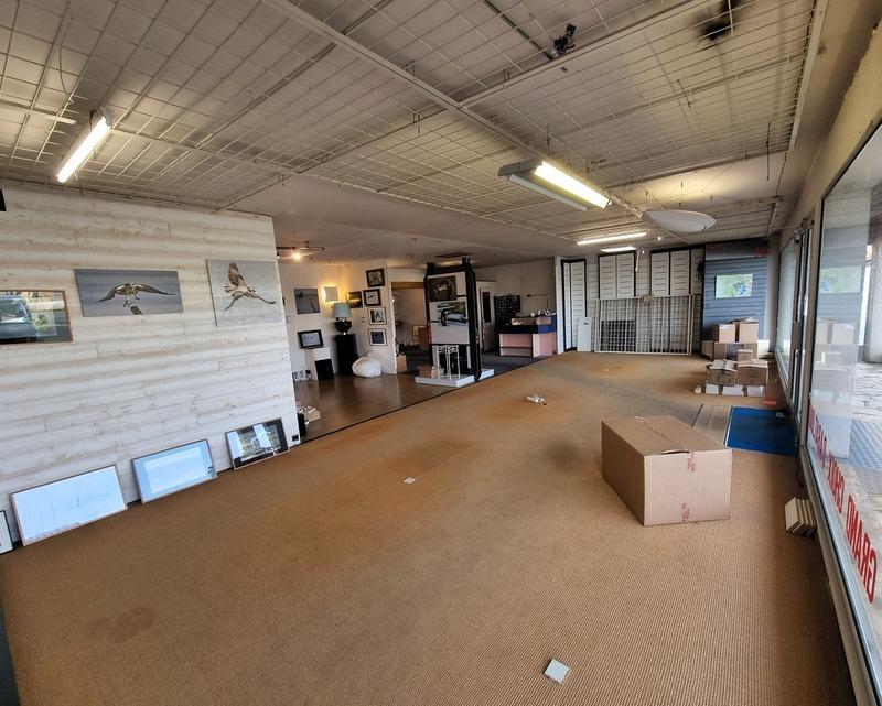 Local commercial - 236 m² - 4 pièces