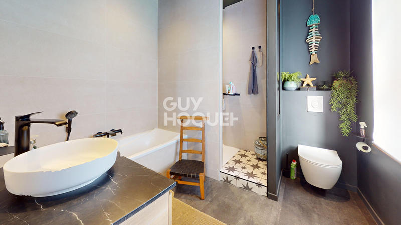 Demeure - 266 m² - 7 pièces