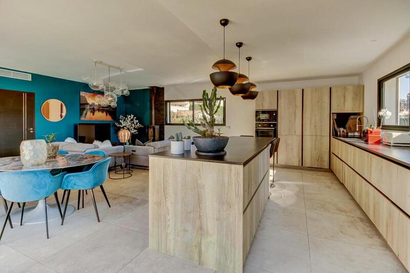 Maison - 131 m² - 4 pièces