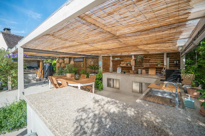 Maison - 220 m² - 6 pièces